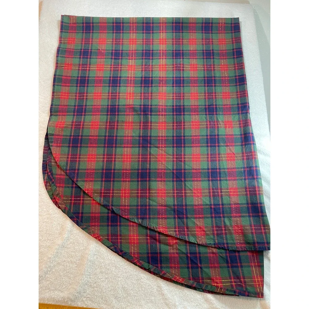 Sam Hedaya Oval Plaid Tablecloth Red Green Gold Metallic Holiday Christmas 60x80